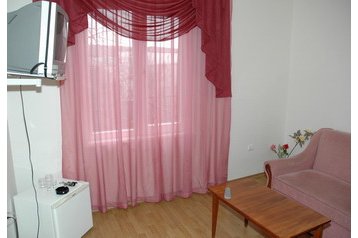 Ukrajina Privát Mukačevo, Eksterijer